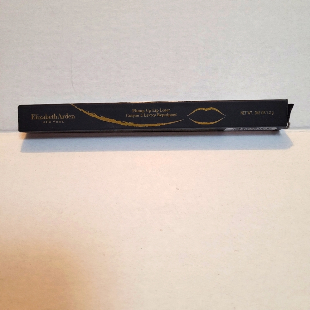 Elizabeth Arden plump up lip pencil